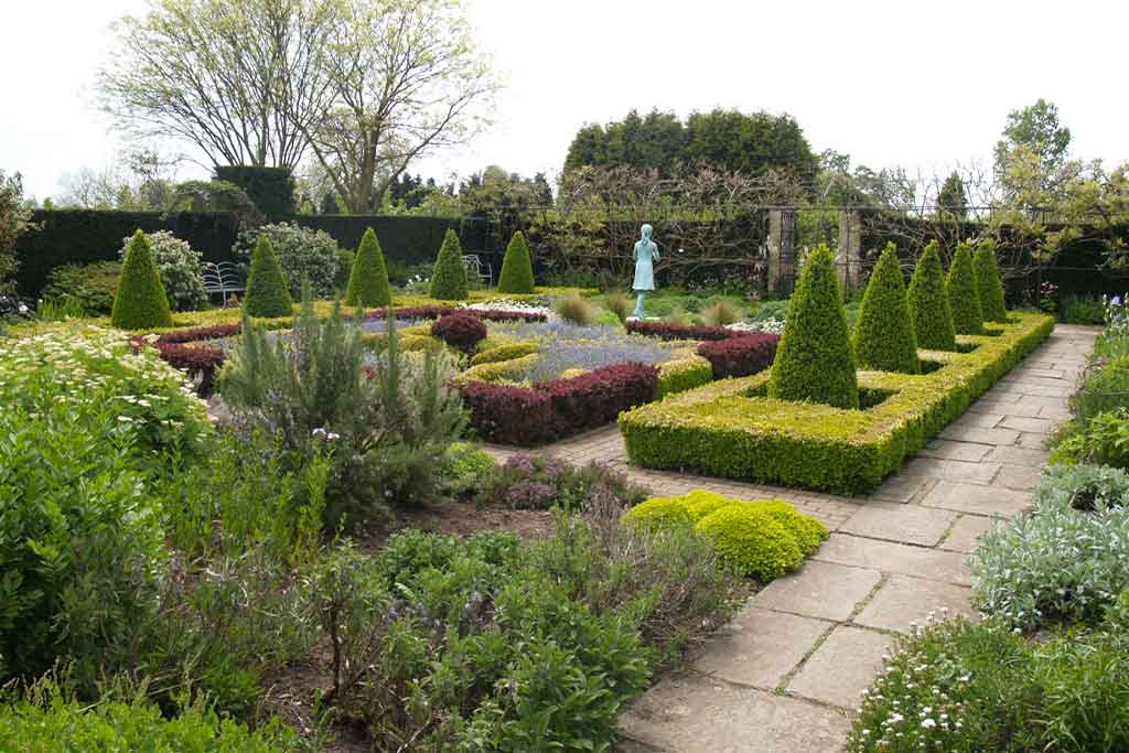 PLANNING LAYOUT AND CONSTRUCTION OF ORNAMENTAL GARDENS